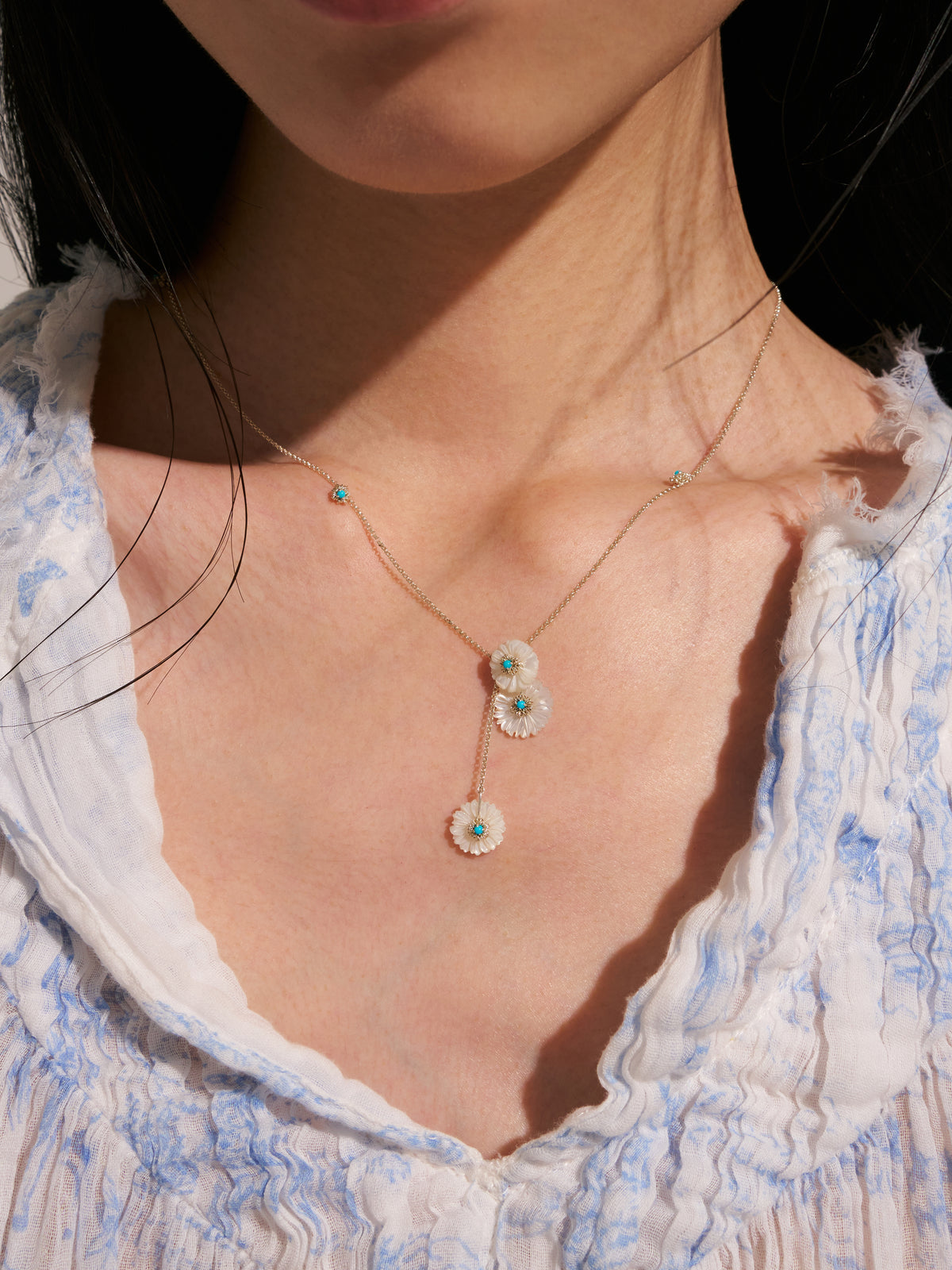 Daisy Blue Glacé Necklace