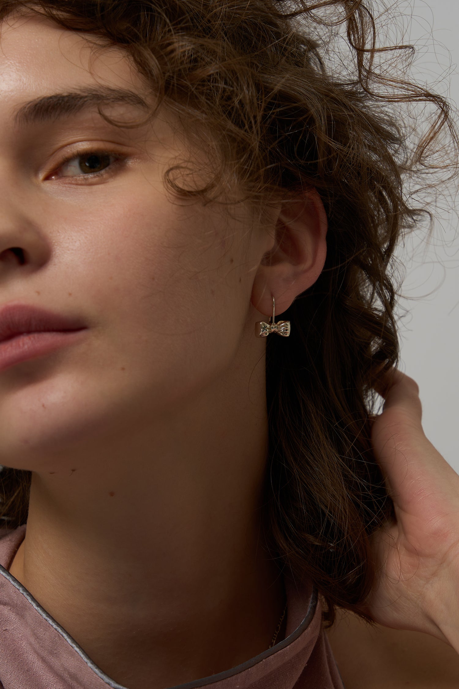 Bowtie Earrings in S925 Silver