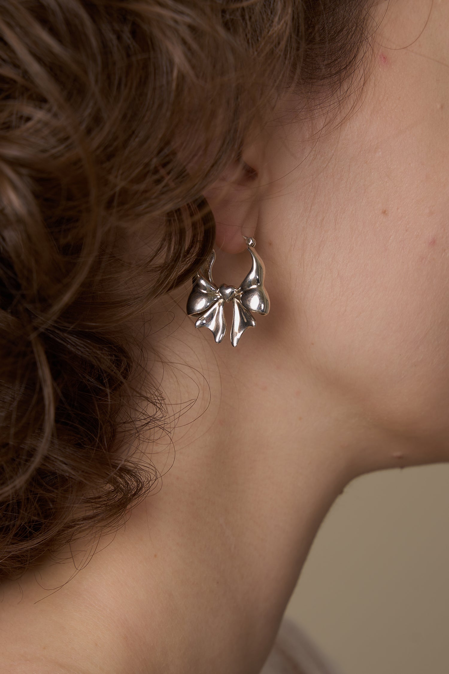 Large Bowtie Hoop Earrings in S925 Silver